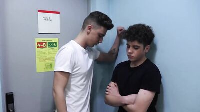 Miedo * Corto español de tema gay tube porn