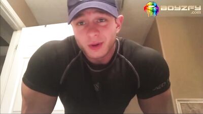 Muscle guy showing off his super built