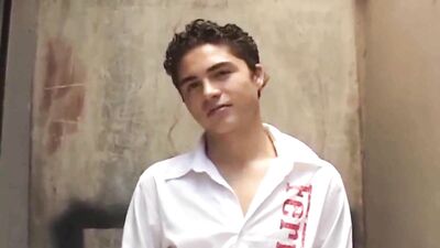 Gay twinks porn shoots to shoulder and eats his cum