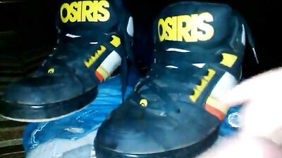 Teen cums on sneakers and licks boys kinky porn