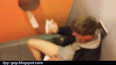 Spy for few guys jerking in toilet