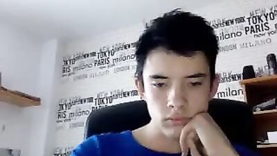 Boy like to show his ass - Web-Cam Handjob!