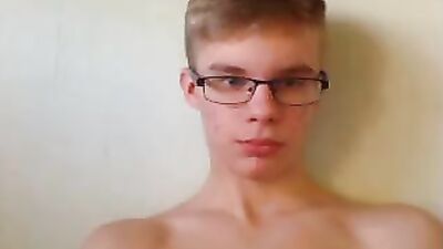 Estonias Hairy Hunk: Big Cock and Sexy Ass On Cam!
