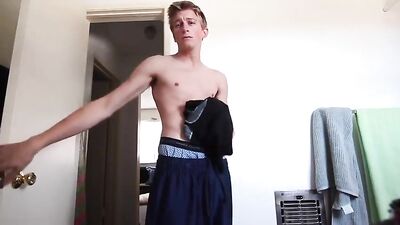 HOME ALONE Fun Solo Handjob: A Gay Porn Video to Keep You Entertained All Night Long!