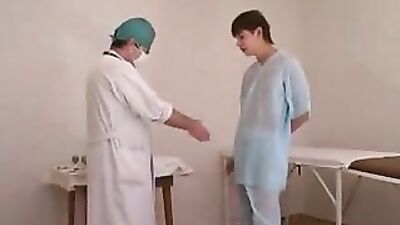 Russian Medical Visit - Jeune russe