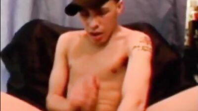 Gay Cumshots Amateur Three-Way: Double Your Pleasure!