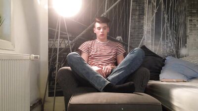 Relaxation Amateur Gay Porn Video - A Hot Steam Room Encounter!