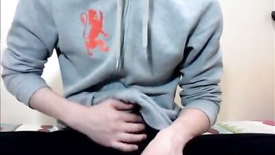 Teen Home Alone: Amateur Handjob Solo Delight