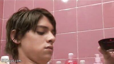 Wax in the bath: The ultimate Amateur Fun!