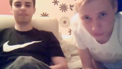 Gay Porn Amateur Lesson - Sucking and Jerking with Friends!