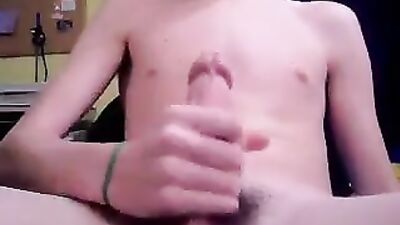 Oozing Cumshots Amateur Solo: The Ultimate Gay Porn Experience