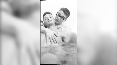 Splish Splash - Gay Romance in the Shower!