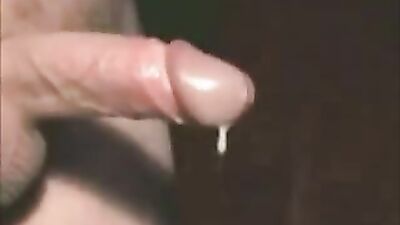 Le*aking Cumshots: A Gay Porn Video with Amateur Le*aks and Cum Shots!