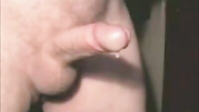 Le*aking Cumshots: A Gay Porn Video with Amateur Le*aks and Cum Shots!
