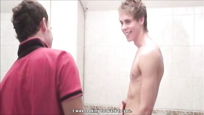 Explosive Spunk on Cute Face - A Hot Bareback Ass Play