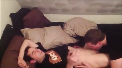 Gay Porn - A Friendly Encounter Gay Porn - Friends Giving Head