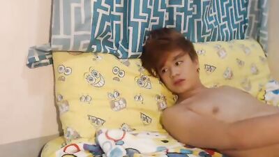 Asian Amateur Handjob Cam 946 - Exploring New Heights in Gay Porn