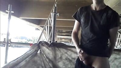 Outdoor Jack-Off Fest: Amateur Cum Shots & Handjobs!