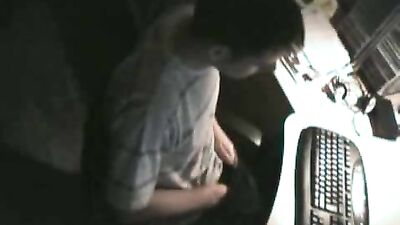 Nightime wanks: Amateur Web-Cam Solo!