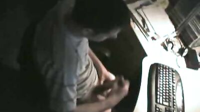 Nightime wanks: Amateur Web-Cam Solo!