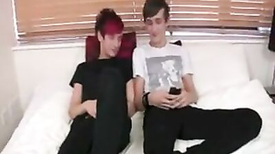 Twin Porn Stars: Action Bareback Twinks Getting Off Together