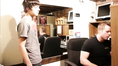 Blow & Go Boss Sex - Action Gay Porn Video