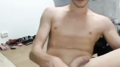 Romanian Hottie Cam Revisited: Exposing Horny Amateurs with Big Cocks!