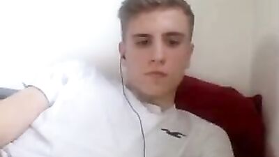 U.Kingdoms Hands-Free Cam Cutie: Hot Ass Big Load Action Amateur!