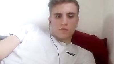 U.Kingdoms Hands-Free Cam Cutie: Hot Ass Big Load Action Amateur!