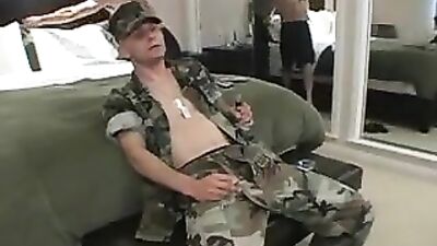 Military Men Get Fucked: Army Guy Gets Serviced By Hot Soldier!