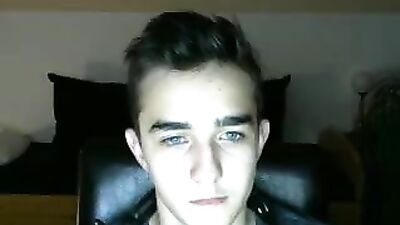 Hairy German Cutie Cums on Cam in Hot Amateur Action!