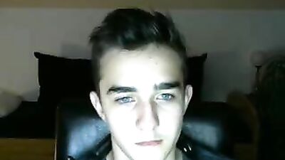 Hairy German Cutie Cums on Cam in Hot Amateur Action!