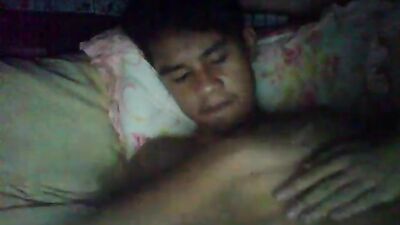 Asian Fillipino Hottie Takes Control in Bed!