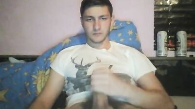 Hung Romanian Guy Jerking Off: Horny Amateurs and Big Cocks
