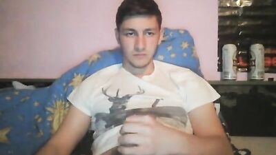 Hung Romanian Guy Jerking Off: Horny Amateurs and Big Cocks