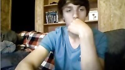 Canadian Bubble Ass Boy - Big Cock On Cam Action