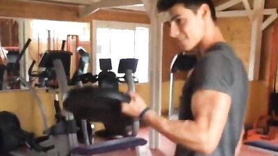 Sixpack Solo: Amateur Muscle Boys in Action!