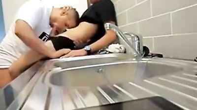 Cash for Sucking: Amateur Oral Straight Boys!