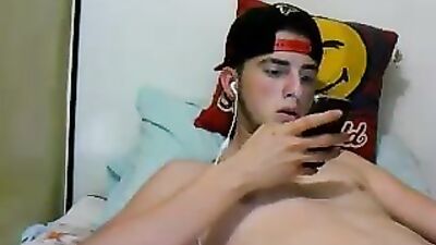 Gay Porn Storytelling: Amateur Cum Shots and Handjobs