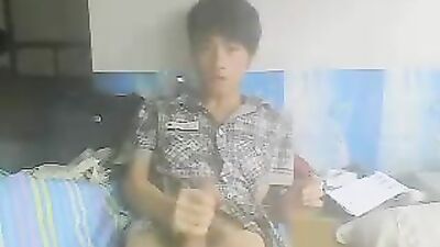 Asian Amateur Cumshots Enthusiast: Enjoys Masturbating