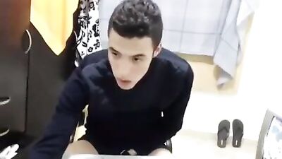 Big Web-Cam Explosion: A Gay Porn Video Full of Action and Desire!