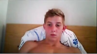 Gay Muscle Boys Cam Swimmers Jerk Off and Cum on Abs!