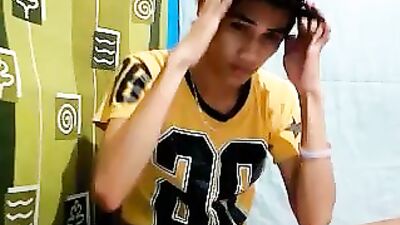 Young Thai Delight - An Amateur Asian Handjob Experience!