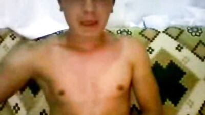 Kissing boy XXX: Solo Gay Porn Video Adventure