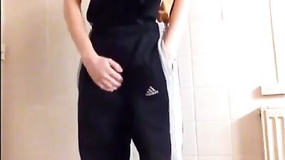 Robsdreamworld Wank: Amateur Web-Cam Solo Explosion!