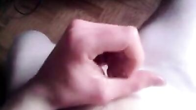 Amateur Web-Cam Straight Boys: Quick cumshot on tight stomach!
