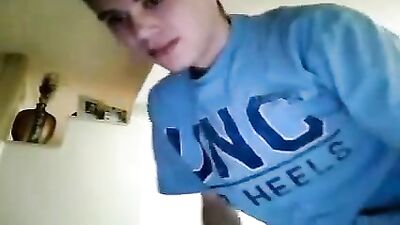 Sexy stud has jerk fun