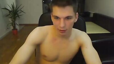 Gay Porn: Amateur Blond Boys Handjob with Pants On!