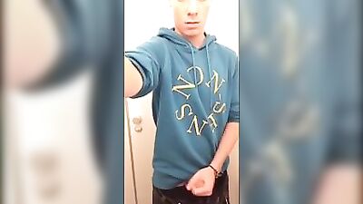 Gumleleos Public Toilet Cockworship II: Amateur Big-Dicked Fun!