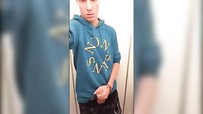 Gumleleos Public Toilet Cockworship II: Amateur Big-Dicked Fun!